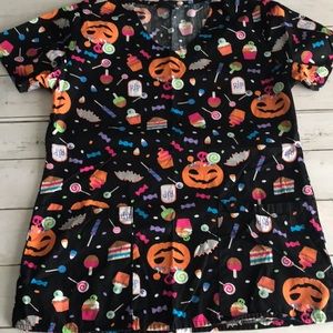 Zoe + Chloe Halloween Scrub Top XS